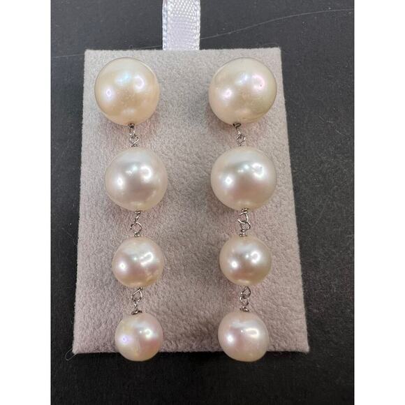Graduated dangling pearl earrings in sterling silver - Picture 9 of 11